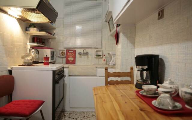 Comfy & Tasteful Central Apt • 1' to Metro Station