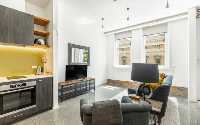 Contemporary 1Br Queen Street Retreat