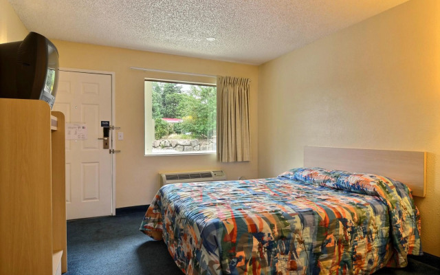 Motel 6 Seattle, WA - South