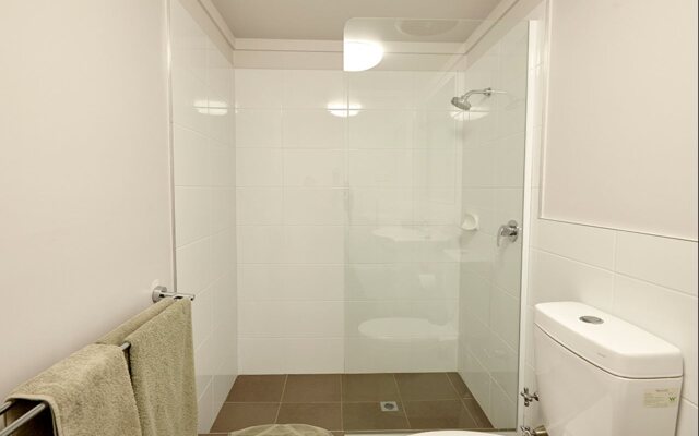 The Lodge Motel, Newman