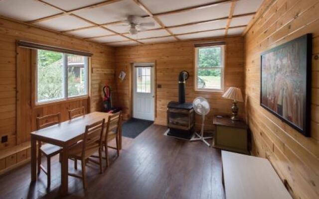 Madawaska Lodge-Camping Cabins