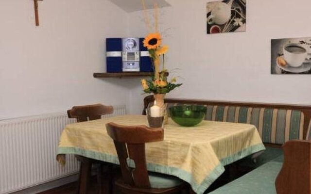 Ferienhaus Bettina & Ferienwohnung Romana & Ferienwohnung Max