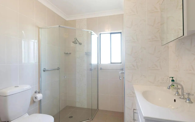 Pacific Pines Unit 5