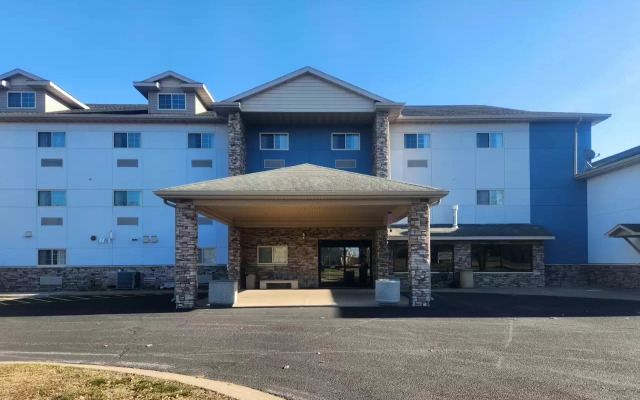 Weston Inn & Suites