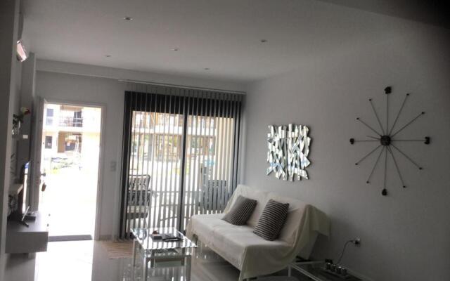 Playa Elisa Bay app 411