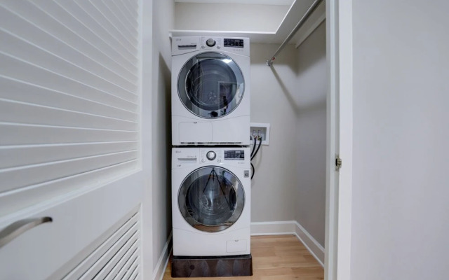 Amazing Br2 Bedroom Condo at Arlington