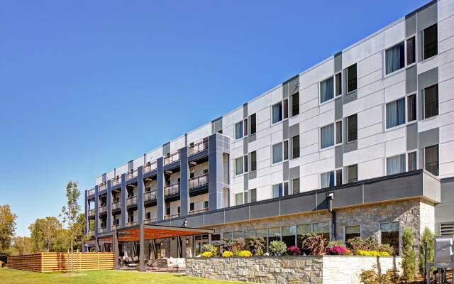 Courtyard by Marriott Appleton Riverfront