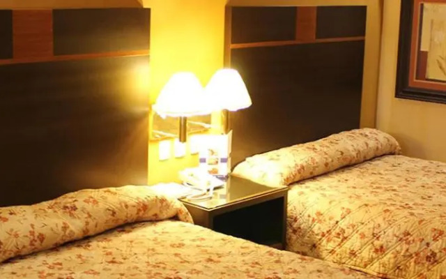 Hotel Plaza las Quintas