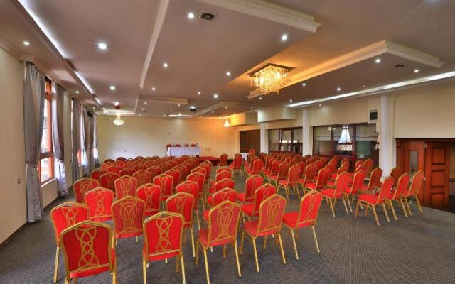 Kenenisa Plus International Hotel