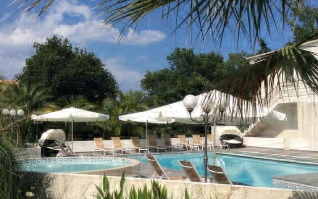 Cozy Holiday Home in Moriani-Plage in Swimming Pool