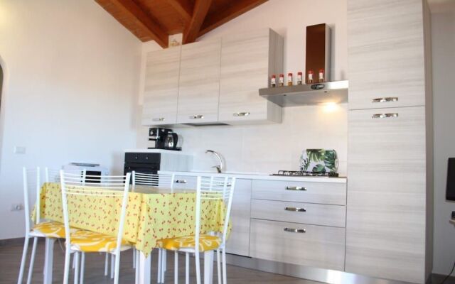 Modern & Chic Pool House 24