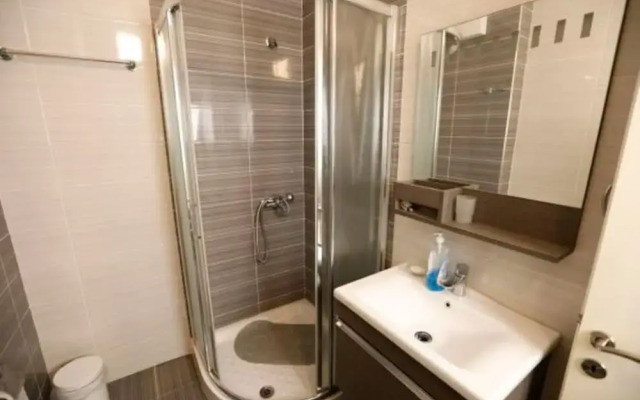 Beachfront Sion Sarande Apartment B