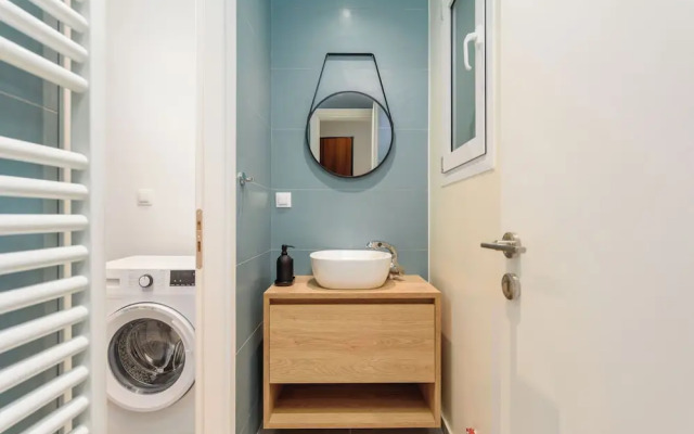 Penelope's Charming 2-BR Apt in Athens