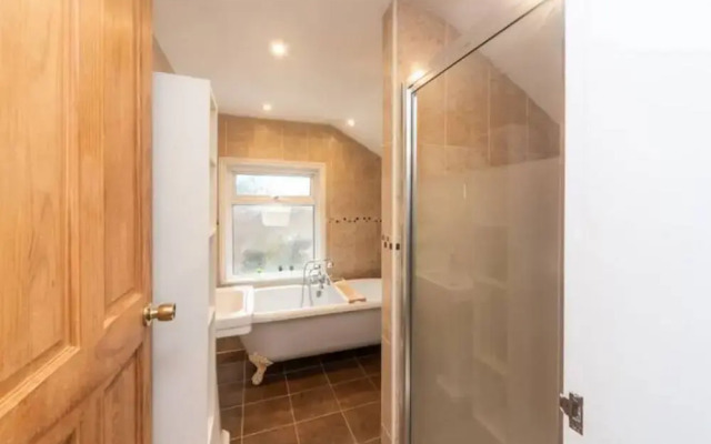 Charming Period Home Near Surbiton With Garden