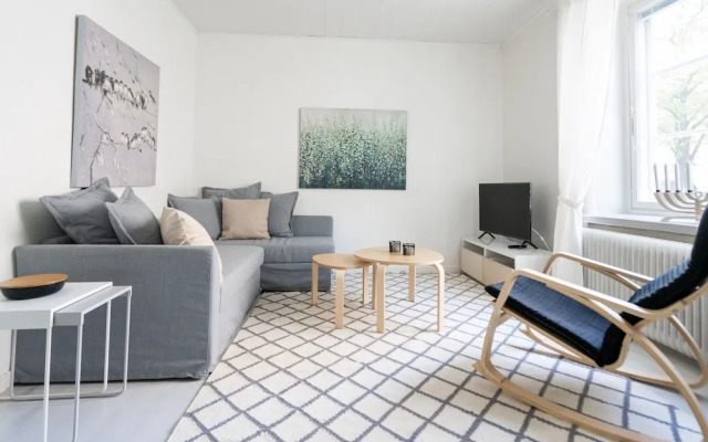 Luminous 1br next to Puu-Vallilla