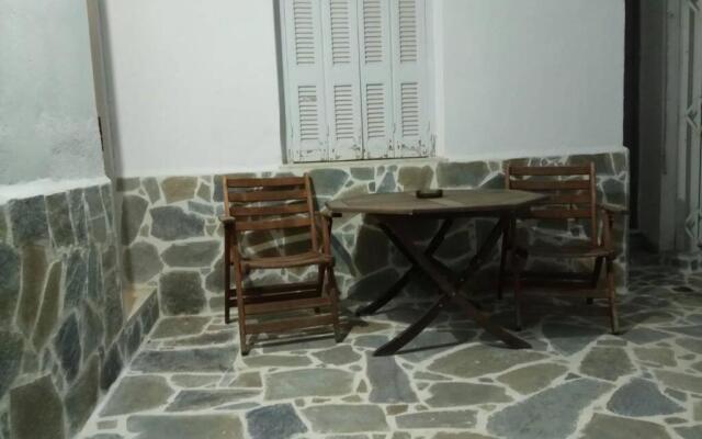 CENTRAL TOWN HOUSE 60m2****