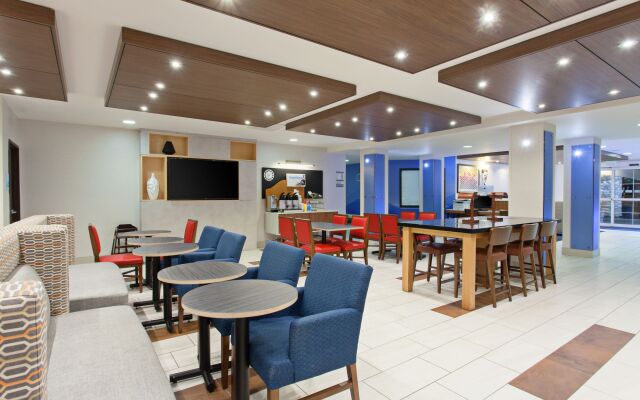 Holiday Inn Express Hotel & Suites Oakland-Airport by IHG