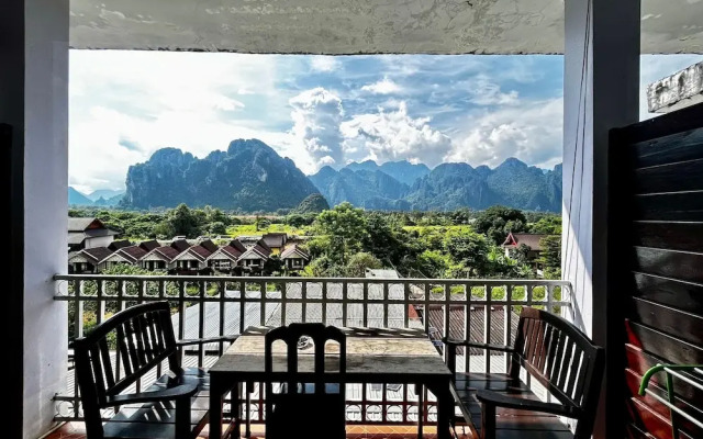 Domon Riverside Hotel