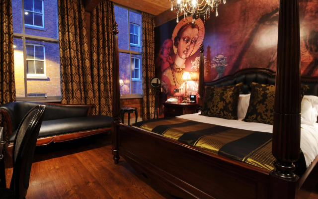 Velvet Hotel