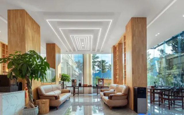 Libo Minhangju B&B (LiBo Xiaoqikong Dongmen Branch)