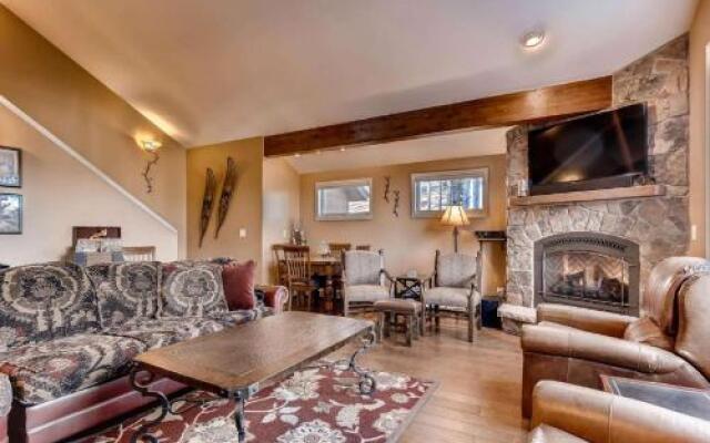 Fox Run 5 Br home by RedAwning