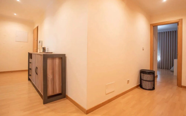 Modern 2-bedroom Flat in Odivelas