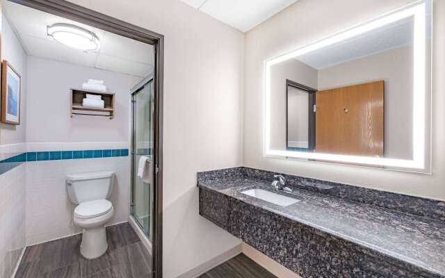 AmericInn by Wyndham Duluth South Black Woods Event Center