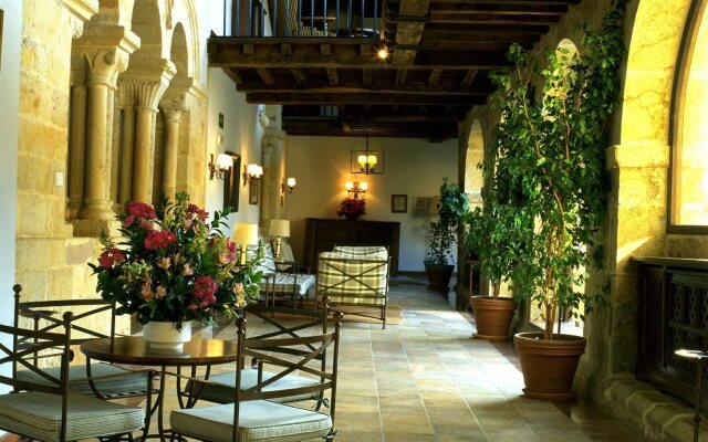 Parador De Cangas De Onis