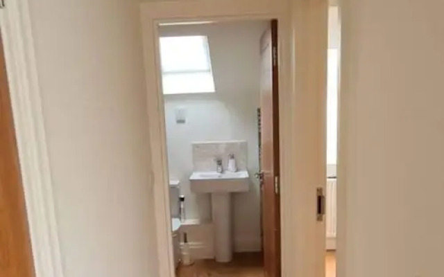 Charming 1-bed Loft in Caerleon