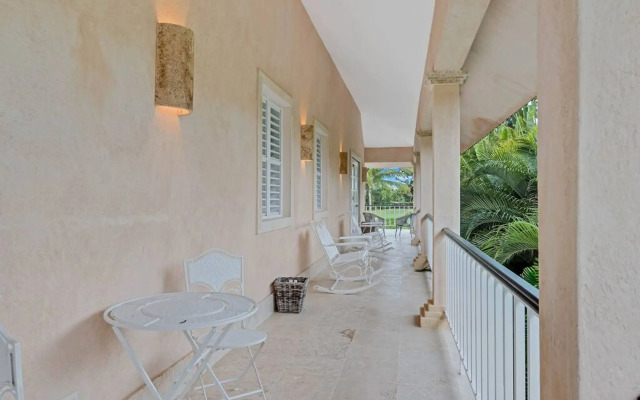 Sophisticated Villas With Private Pools and Staff