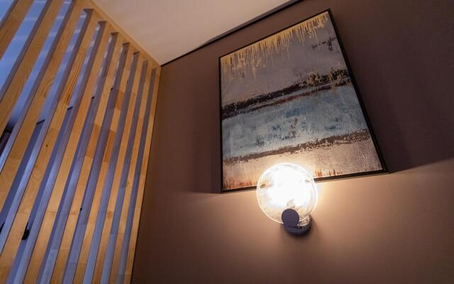 In an apartment on Birch Alley 19k2