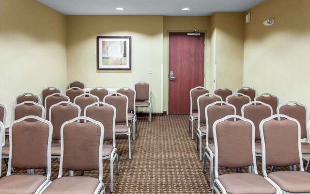 Sleep Inn & Suites Near Joint Base Andrews - Washington Area