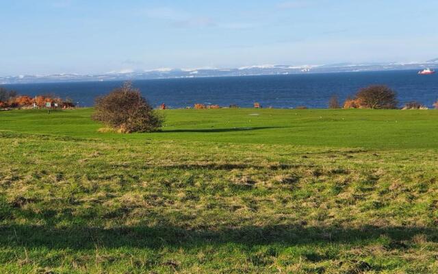 Gullane View Apartment