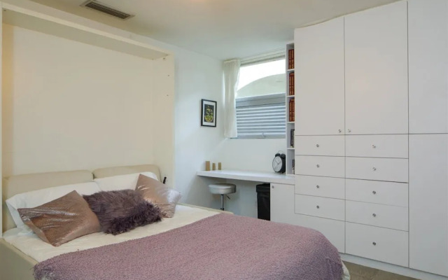 Miami Regatta House