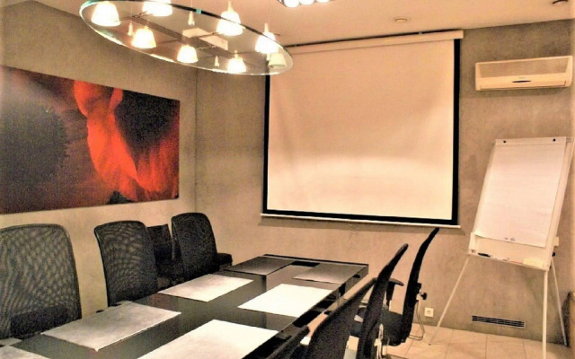 Rixwell Centra Hotel