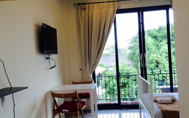 Montra Nakhon Guesthouse