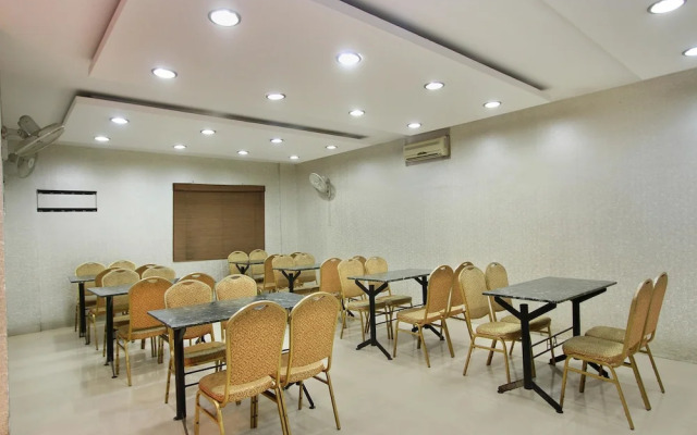 OYO 435 Hotel Amshi International