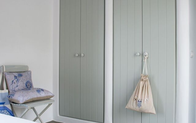 Serifos Houses Diasella