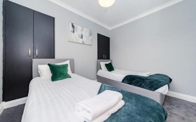 Cosy three bedroom flat next brighton seafront SLEEP 8