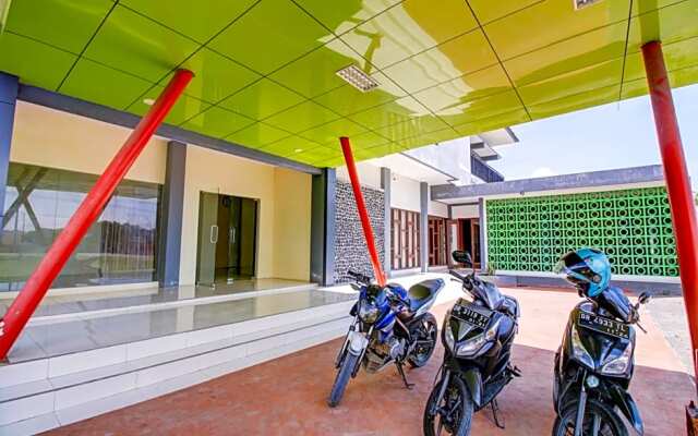OYO 3812 Edutel Sade Raya Kuta Hotel Lombok