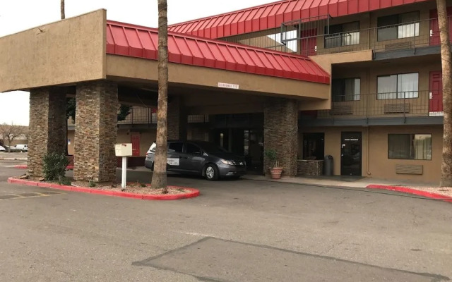 Travelers Inn