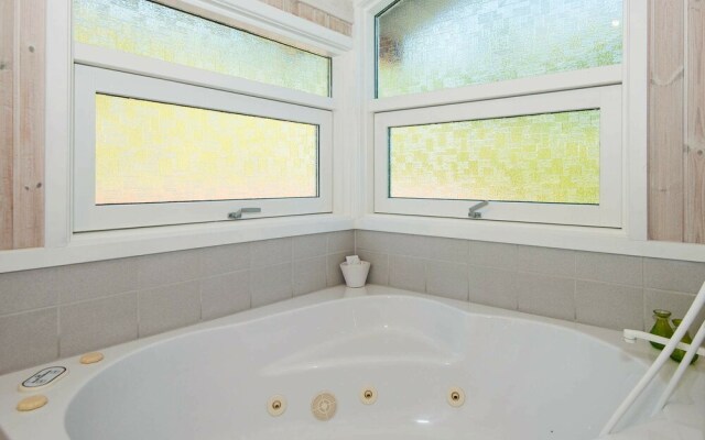 Cozy Holiday Home at Ebeltoft With Whirlpool and Sauna