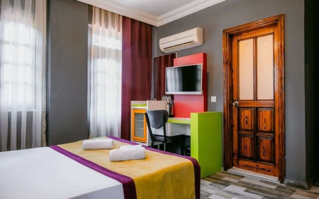 Orange Owl Hotel