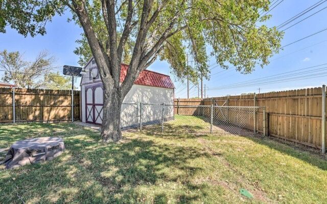 abilene home w/bbq & pvt yard, 1 mi to acu!