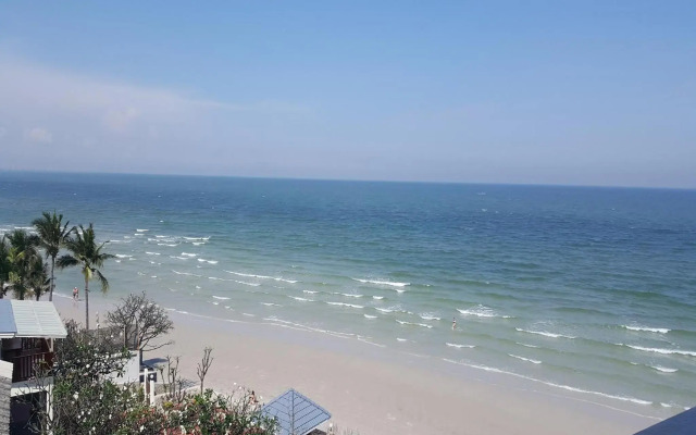 Nern Chalet Beachfront Hotel