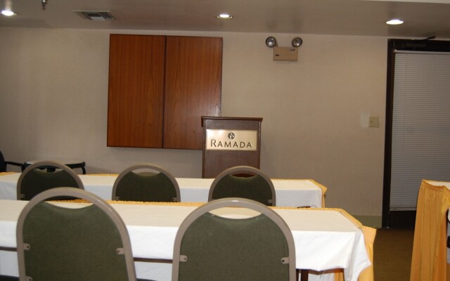 Ramada By Wyndham Temple Terrace/Tampa North