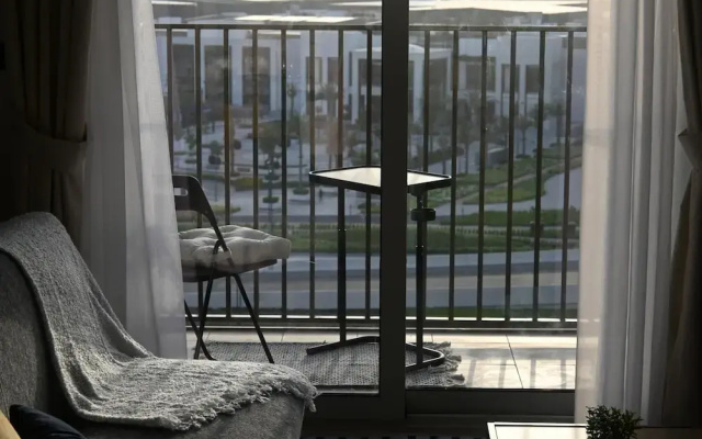 Contemporary 1BR Sleeps4 Balcony Pool Gym Dxbhills