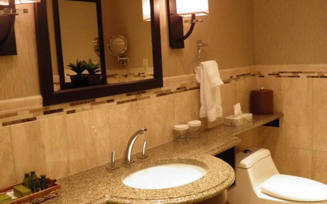 Holiday Inn Peterborough-Waterfront, ON by IHG