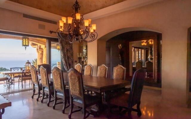Stunning 6BD Pedregal Villa Maria