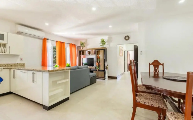 Apt - Gated Community-sleeps 4-balcony-parking